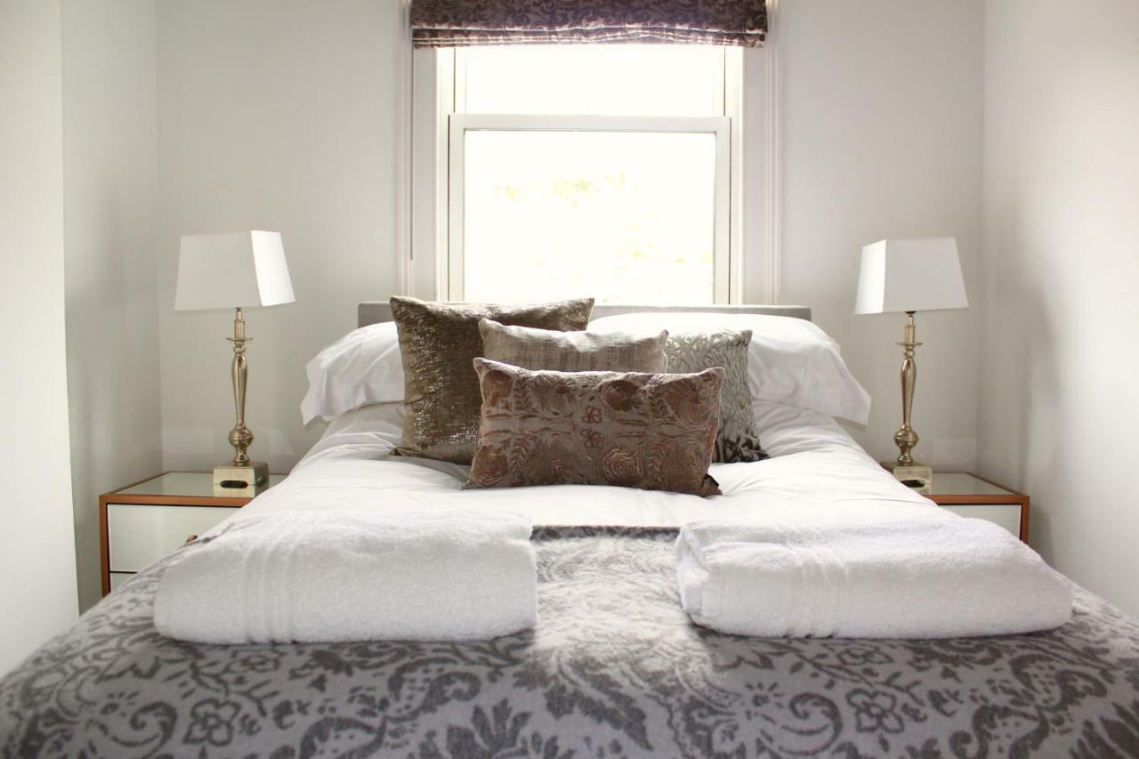 Central Bath House Group Accommodation Екстер'єр фото