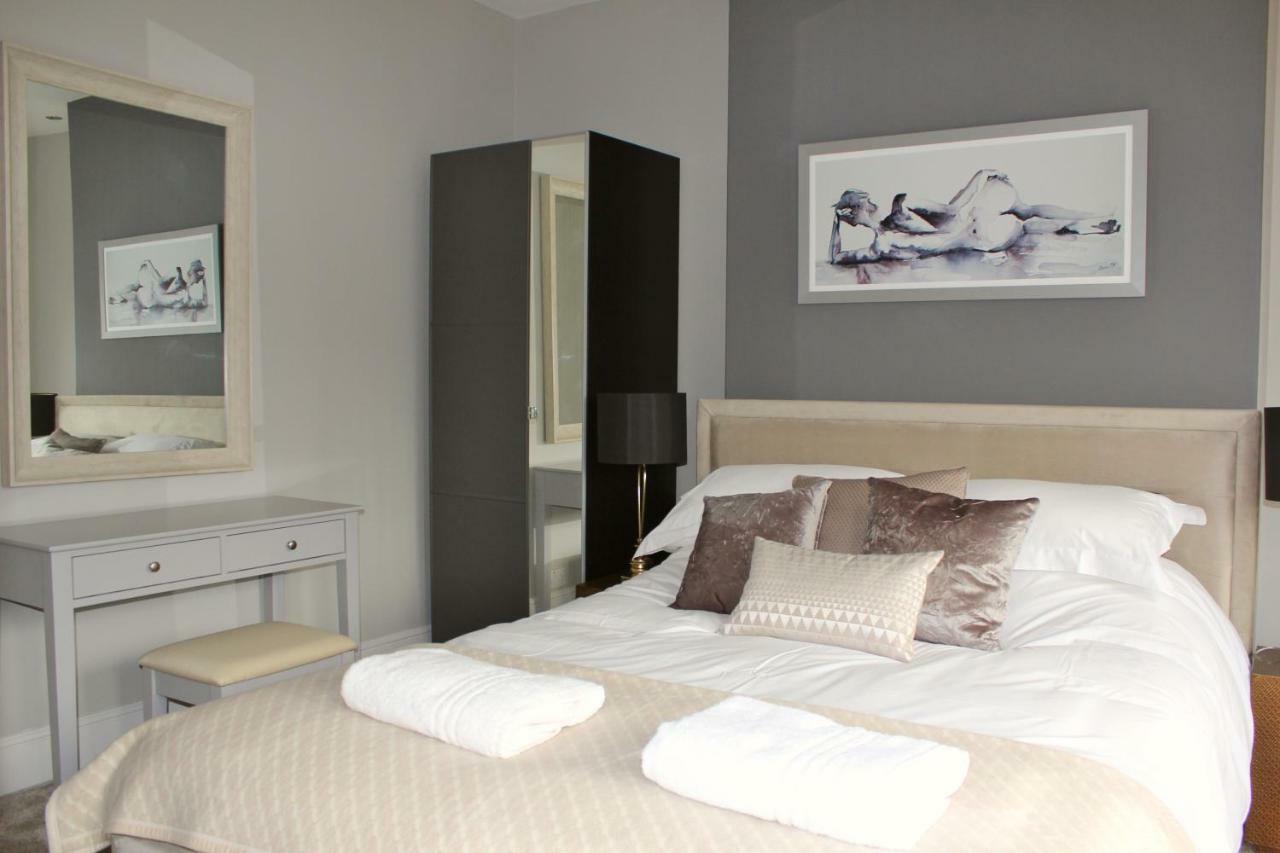Central Bath House Group Accommodation Екстер'єр фото