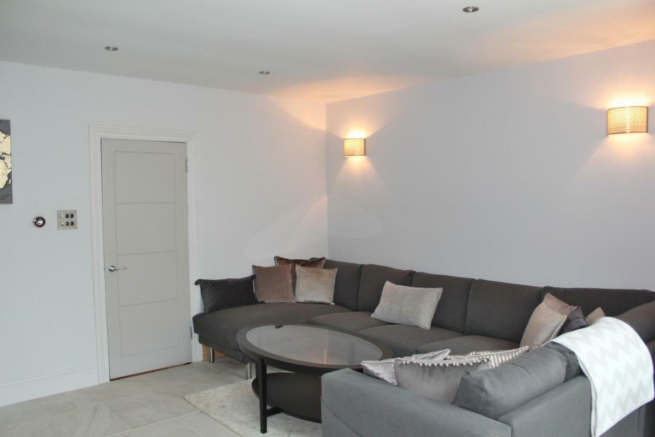 Central Bath House Group Accommodation Екстер'єр фото